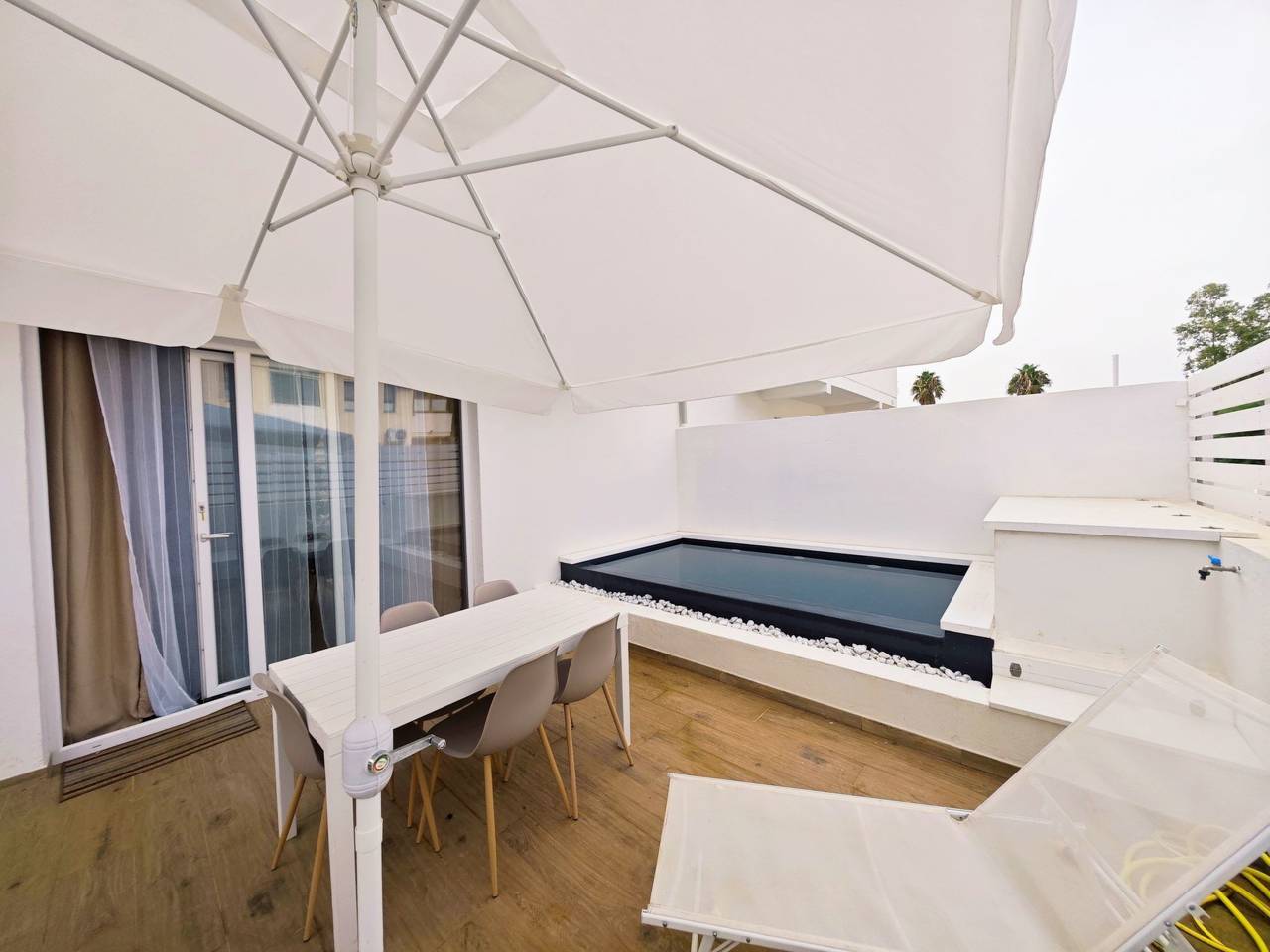 Suite Selektion Ikebana Porto Pino in Spiaggia di Porto Pino, Porto Pino