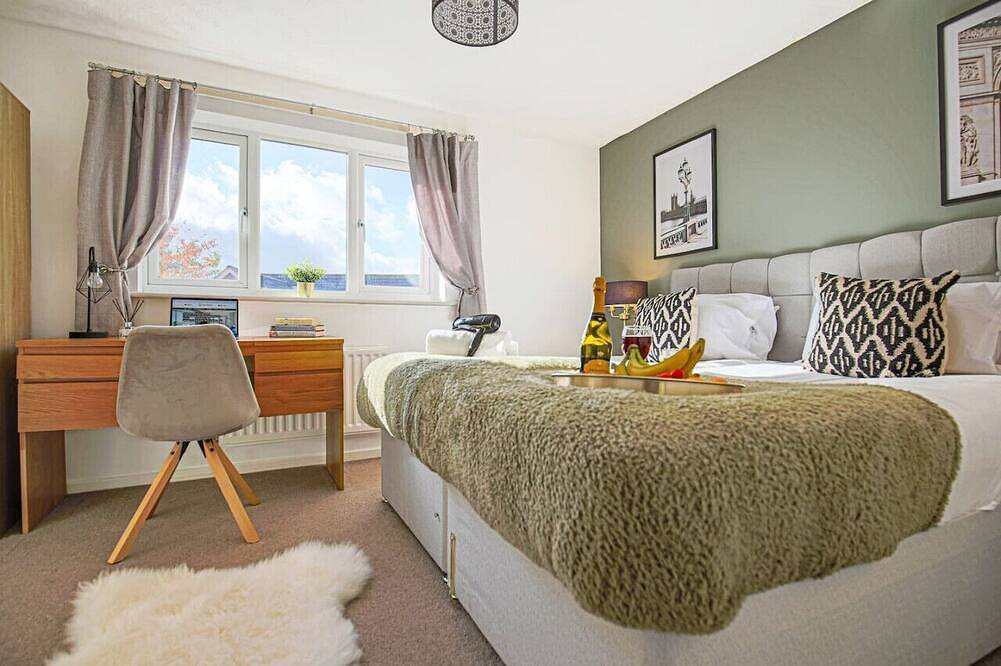 Das gemütliche Haus in Central Mk mit kostenlosen Parkplätzen und Netflix in Milton Keynes, Südostengland