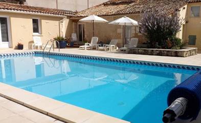 Gîte pour 4 personnes, avec piscine ainsi que jardin et vue dans Bellevigne