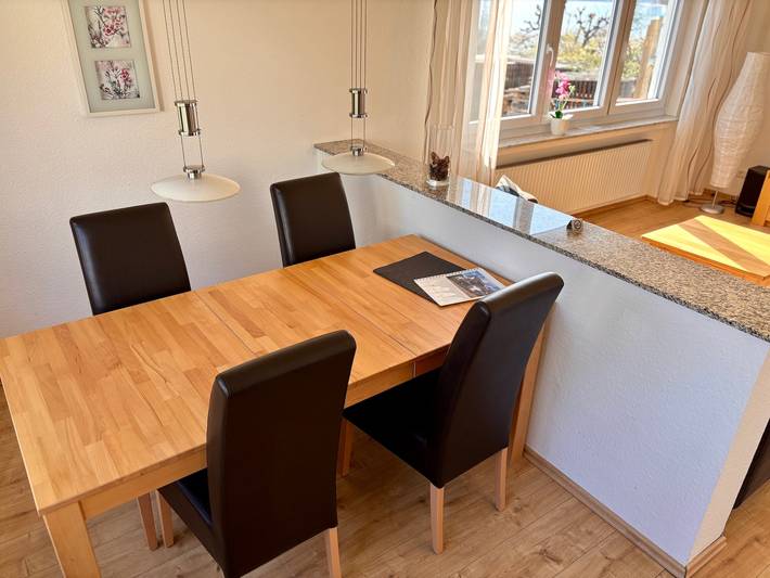 Hel lejlighed, Apartment 'Sonnenblume' with Private Terrace, Private Garden and Wi-Fi in Sipplingen, Region Bodensee-Oberschwaben