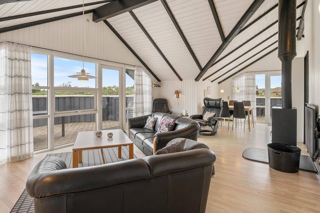 Summer house in Bjerregård with enclosed terrace in Hvide Sande, Holmsland Klit