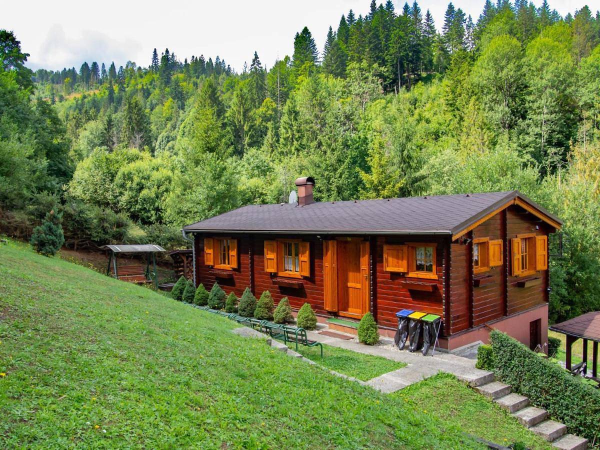 Three-Bedroom Chalet in Oszczadnica, Środkowa Słowacja