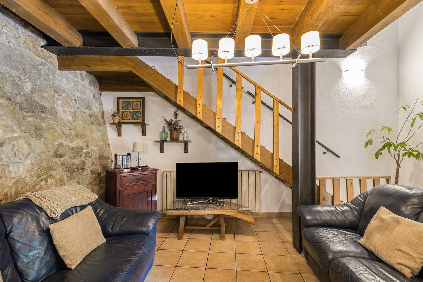 Maison de campagne « La Casa Del Moli » avec vue montagne, terrasse privée et Wi-Fi rapide in Alt Penedès, Barcelone l'intérieur des terres