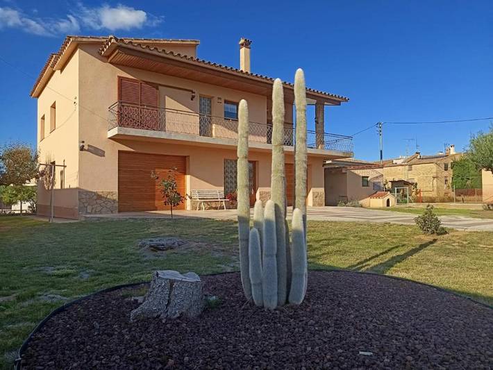 Location de vacances pour 7 personnes, avec jardin et vue à Navata - 2