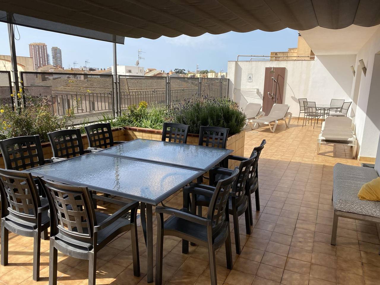 Appartement entier, Attique spacieux avec terrasse à Palamós - Idéal groupes, 10 pers, proche plage in Palamós, Costa Brava