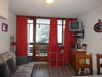Gîte pour 4 personnes, avec balcon à Enchastrayes