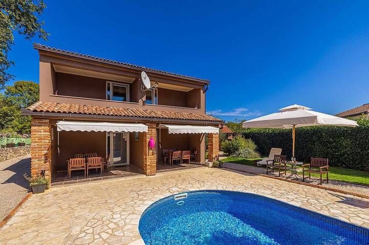 Ferienhaus für 8 Personen, mit Garten und Balkon