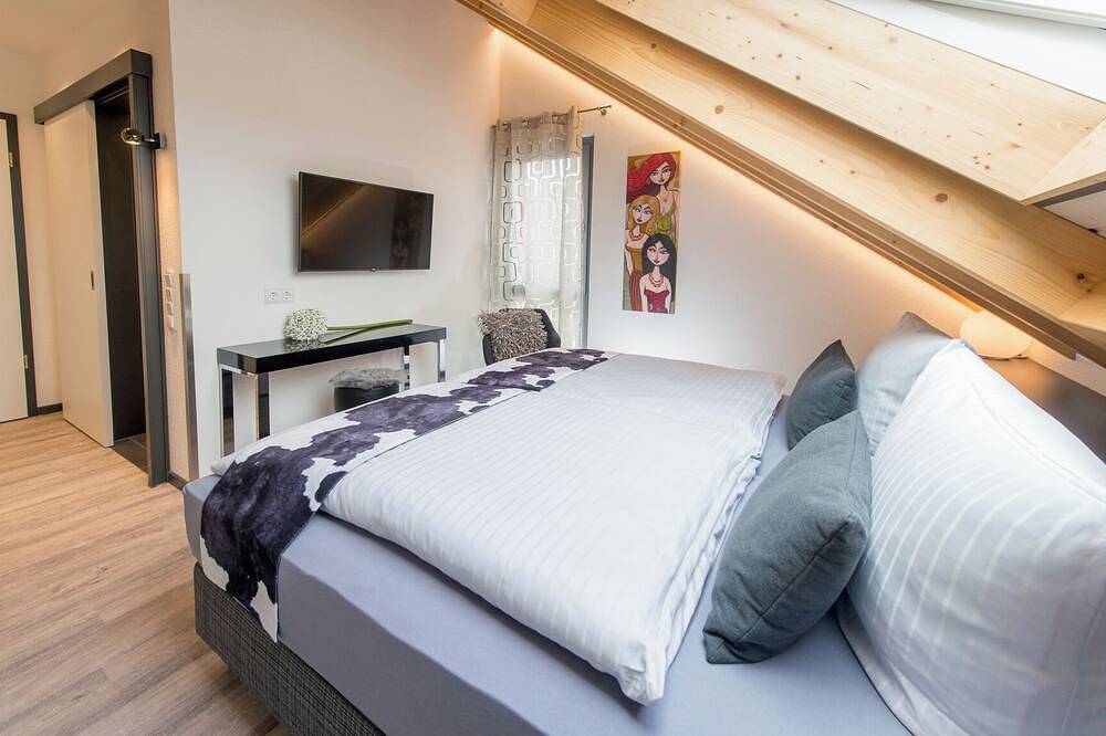 Ganze Wohnung, Langzeit-Apartment**** für 1 Person - zentrale Lage/Gartnennutzung/Parkplatz in Bensheim, Bergstraße