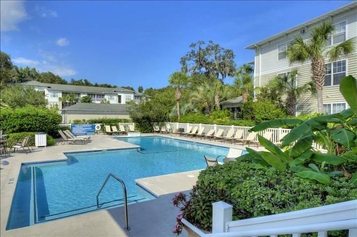 Vacation rental for 6 people, with balcony in St. Simons Island