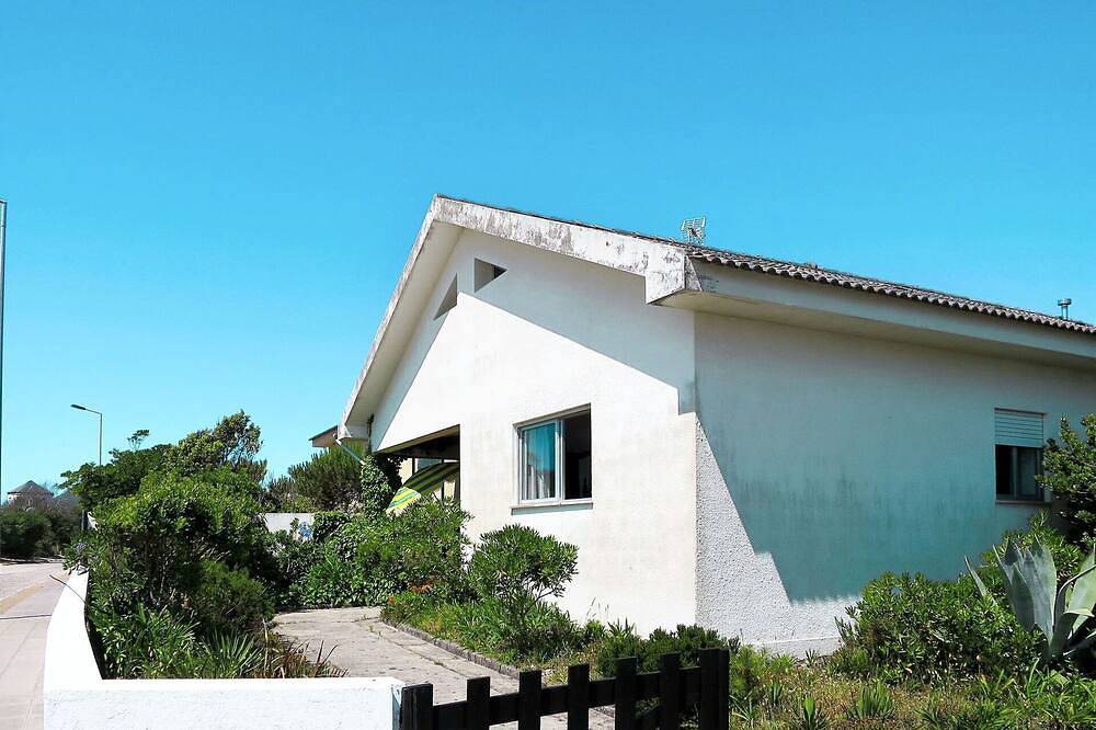 Mooi vrijstaand vakantiehuis voor 8 personen met Tv, terras, parking en huisdieren toegestaan in Moledo, Distrito de Viana do Castelo