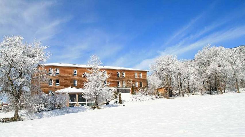 Hôtel pour 4 personnes, avec piscine et jardin ainsi que vue et sauna, animaux acceptés