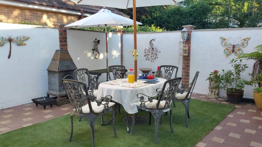 B&b for 7 people, with garden and view in Leeds