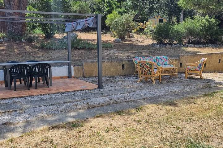 Location de vacances pour 6 personnes, avec piscine et jardin à Calenzana