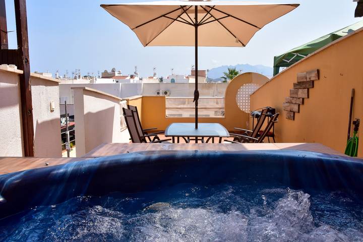 Ferienwohnung für 4 Personen, mit Pool und Terrasse sowie Whirlpool, kinderfreundlich - 1