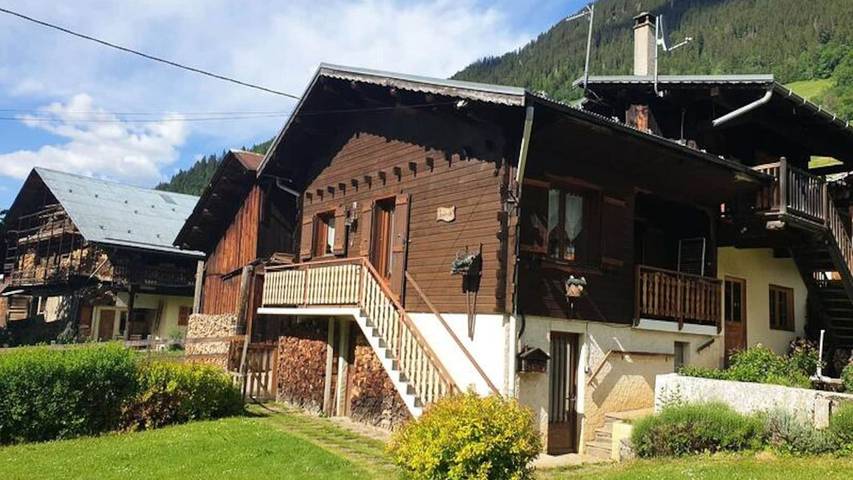 Location de vacances pour 5 personnes, avec jardin dans Arêches
