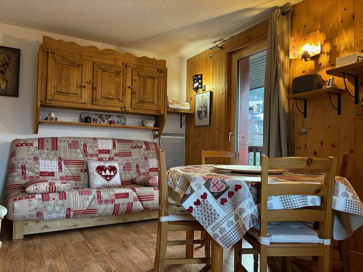 Lodge for 5 people, with balcony in French Alps