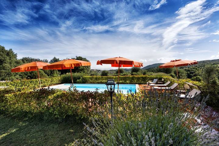 Agriturismo per 14 persone, con giardino e sauna nonché piscina in Trequanda