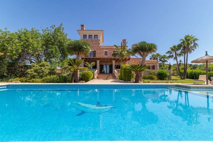 Finca mit Whirlpool für 10 Personen, mit Balkon und Whirlpool sowie Terrasse und Garten auf Mallorca Süden