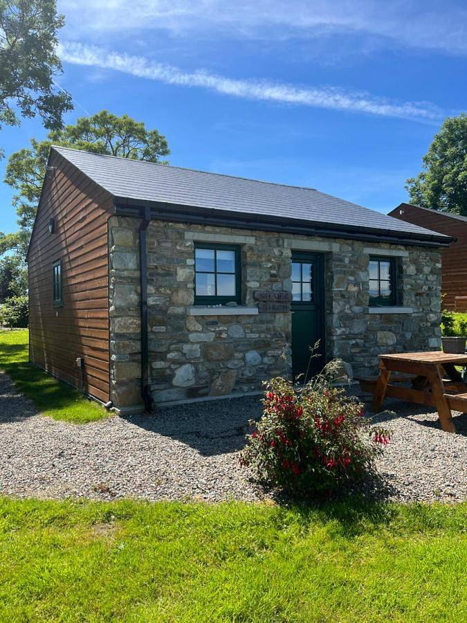 Oakwell holiday village in Drongawn Lough