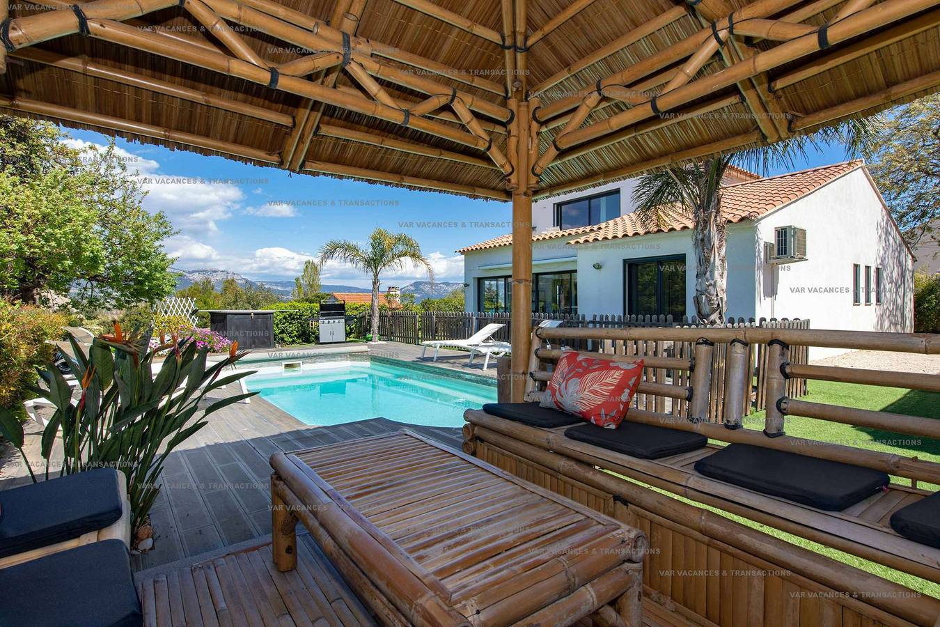 Villa piscine, climatisation, jardin, barbecue, internet, refait à neuf en 2023 in Six-Fours-les-Plages, Côte méditerranéenne (France)