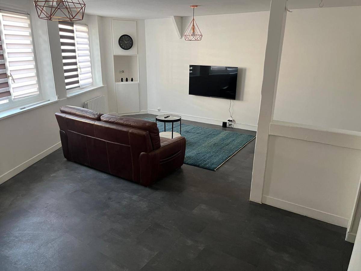Appartement entier, Two-Bedroom Apartment in Maintenon, Région de Chartres