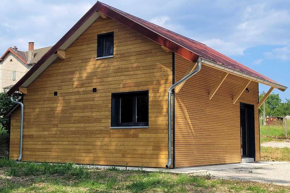 Le Coin de Pêche chalet à deux pas du lac de Vouglans in Pont-de-Poitte, Jura Francais