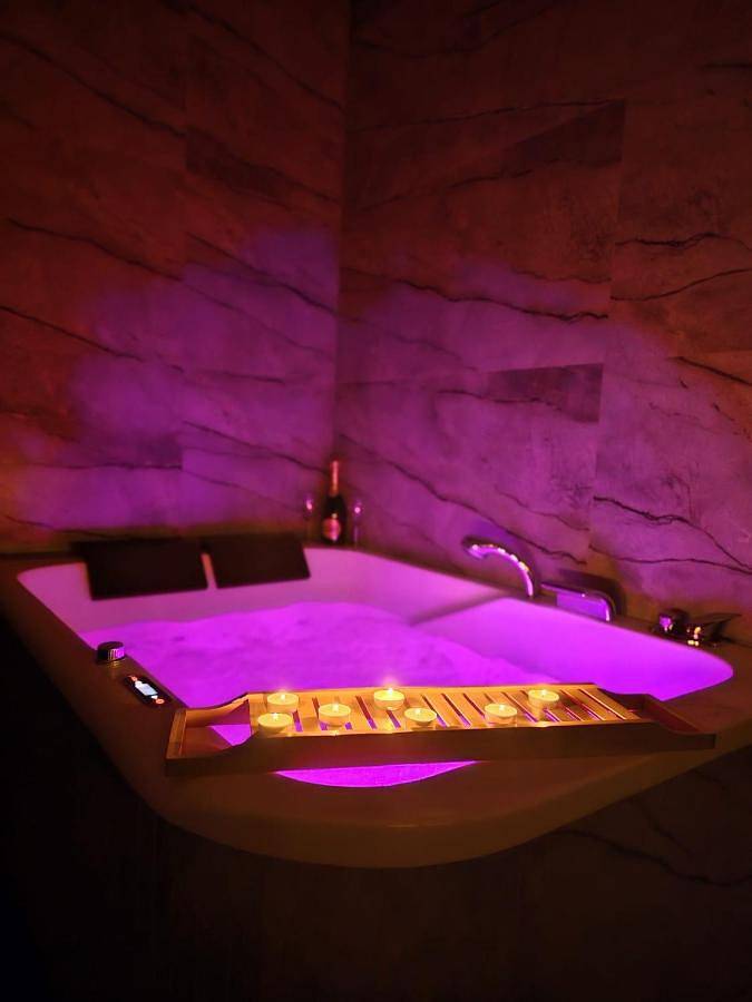 Apartament wakacyjny dla 6 osób, z jacuzzi w Radom