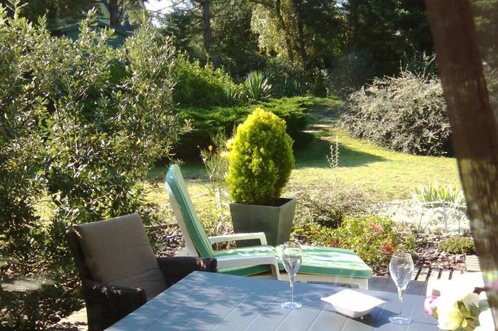 Gîte pour 2 personnes, avec terrasse et jardin