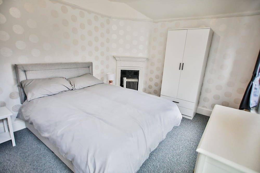 Entire apartment, The Penthouse of Palace Court in Hastings, East Sussex