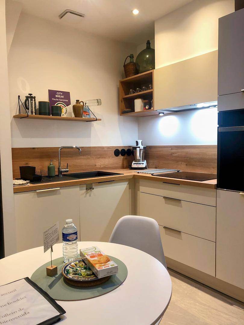 Elégant appartement urbain avec parking : explorez la ville à pied! in Minimes-Barrière de Paris (Toulouse), Toulouse