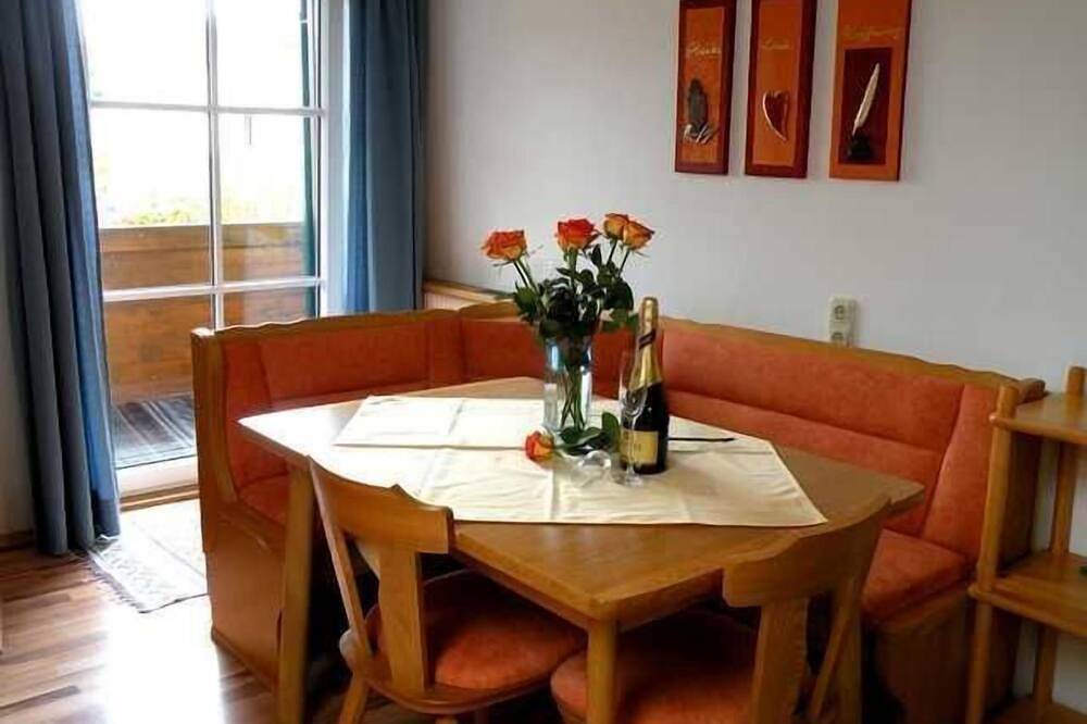 Ganze Wohnung, Ferienwohnung Guten Morgen Sonne 2. Stock - Pension Winter Am Irrsee in Irrsee