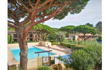 Gîte pour 4 personnes, avec terrasse et piscine dans Plage de la Garonnette