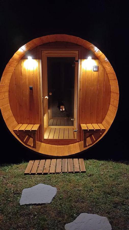 Résidence de Suzanne Gîte avec sauna privatif in Brommat, Aveyron