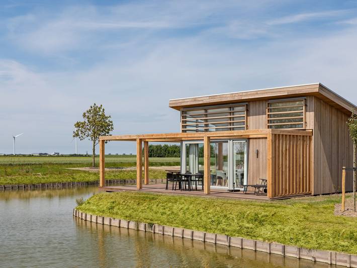 Ferienhaus für 6 Personen, mit Terrasse und Garten sowie Pool in Kamperland