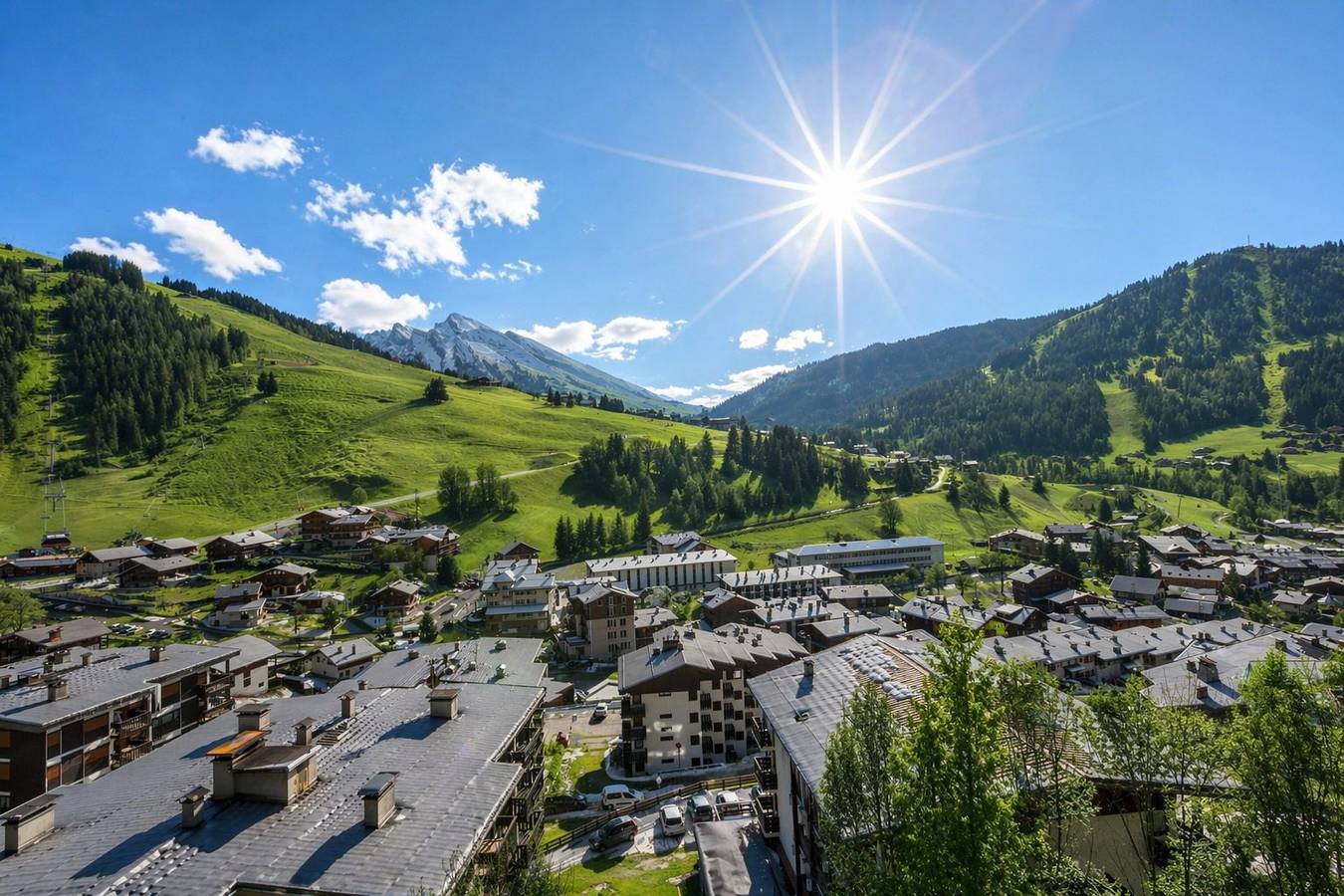 Ganze Ferienwohnung, 3*, sleeps 6, 3 bedrooms, close to the slopes, village center 370 m, mountain view in La Clusaz, Annecy und Umgebung