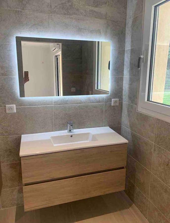 Gîte pour 2 personnes, avec piscine ainsi que jardin et terrasse à Vinon-sur-Verdon - 2