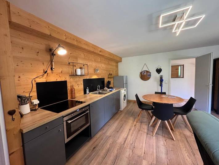 Gîte pour 2 personnes, avec terrasse et jacuzzi dans Glières-Val-de-Borne - 3