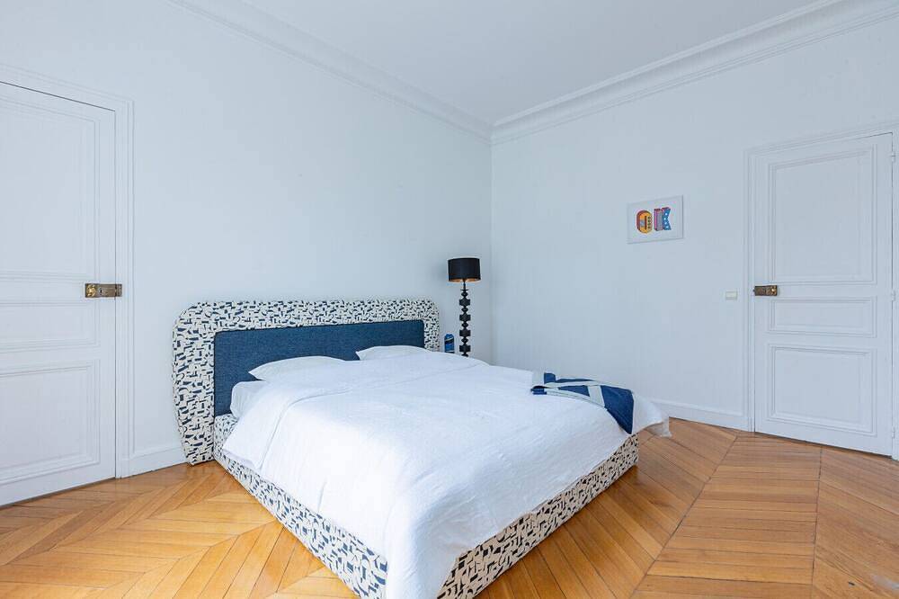 Entire apartment, Charles de Gaulle - 4 rooms - Mobility lease in Neuilly-sur-Seine, Hauts-de-Seine