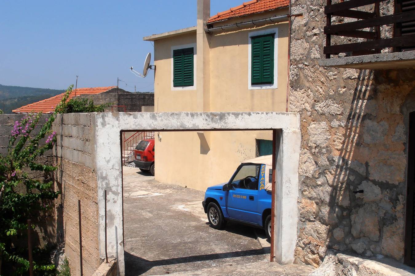 Entire apartment, Two bedroom apartment with terrace Vrisnik, Hvar A-4051-a in Hvar