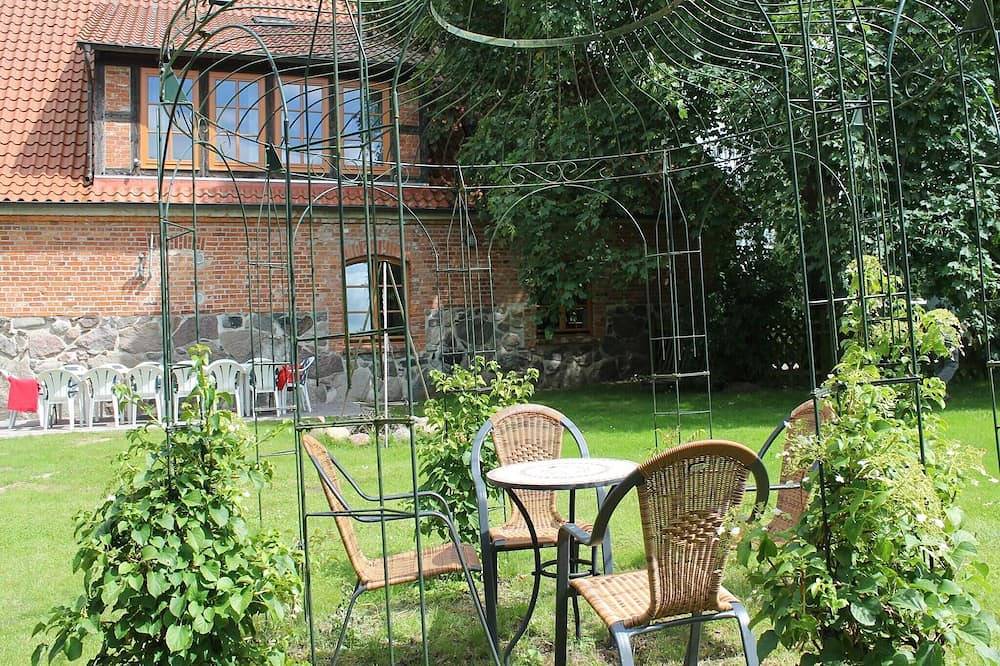 Villa in Klütz am Strand mit Teich in Gägelow, Nordwestmecklenburg (Wismar und Umgebung)