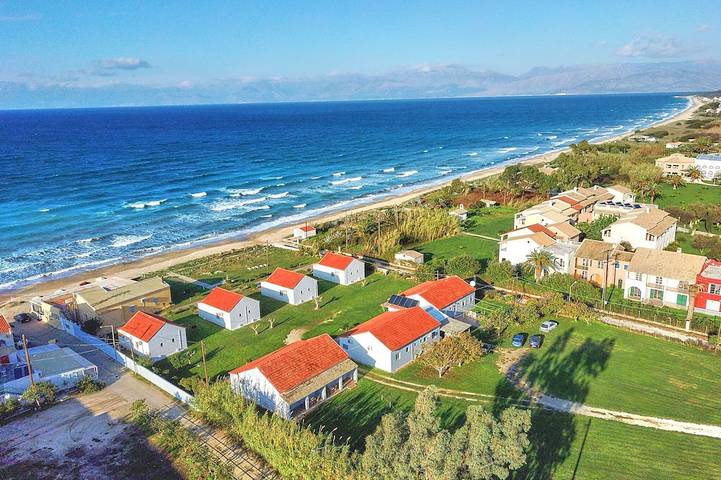 Bungalow para 5 personas, con balcón y jardín en Corfú