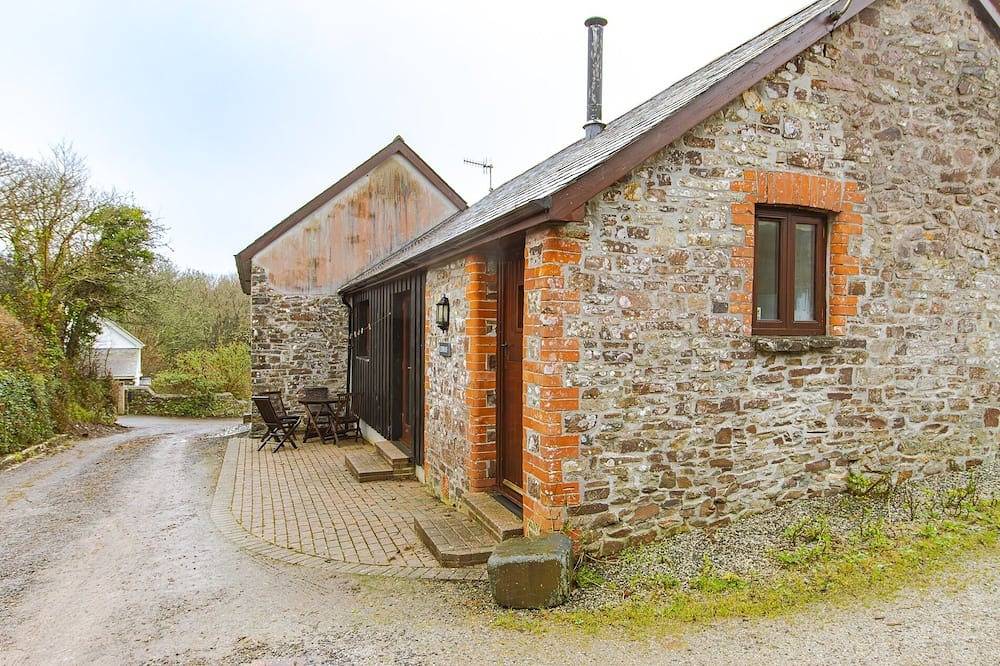 Enjoy tranquil Devon but near the coast. in Hartland, Hartland Devon Heritage Coast