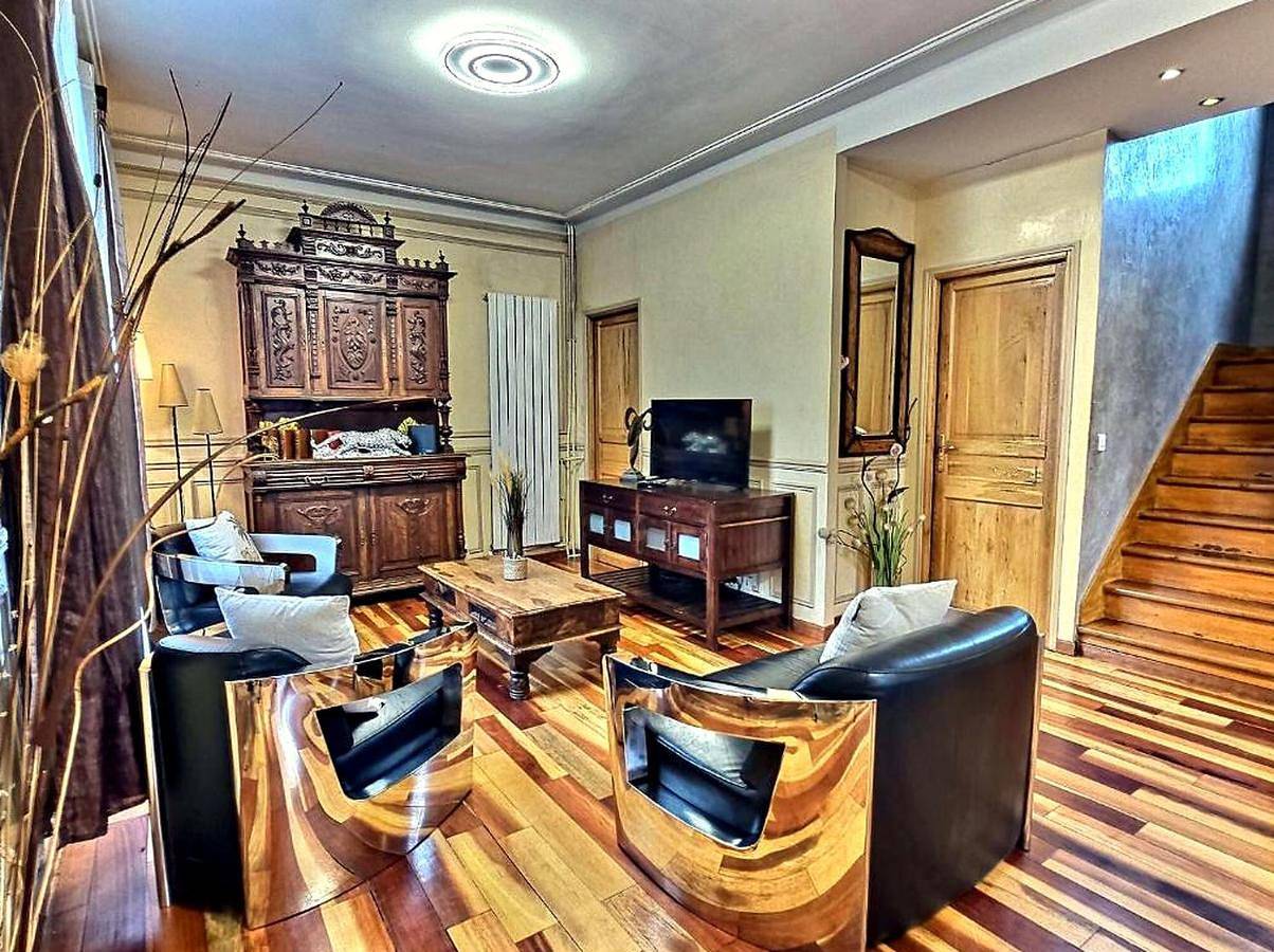 Full Beautiful House - 20 mins from Paris & Disneyland - Noisy in Noisy-le-Grand, Seine-Saint-Denis