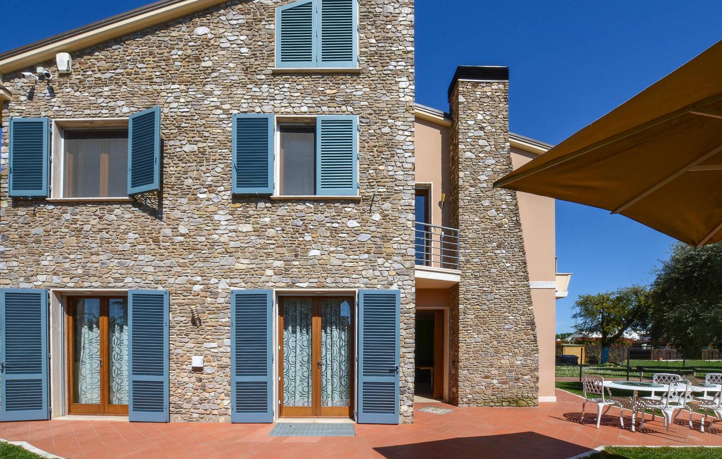 Incantevole appartamento con piscina e terrazza, a 2 km dal centro di Staffoli in Fucecchio, Firenze province