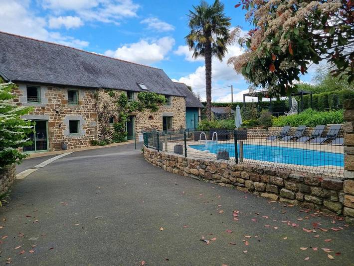 Location de vacances pour 14 personnes, avec jacuzzi ainsi que jardin et piscine à Saint-Quentin-sur-le-Homme - 4