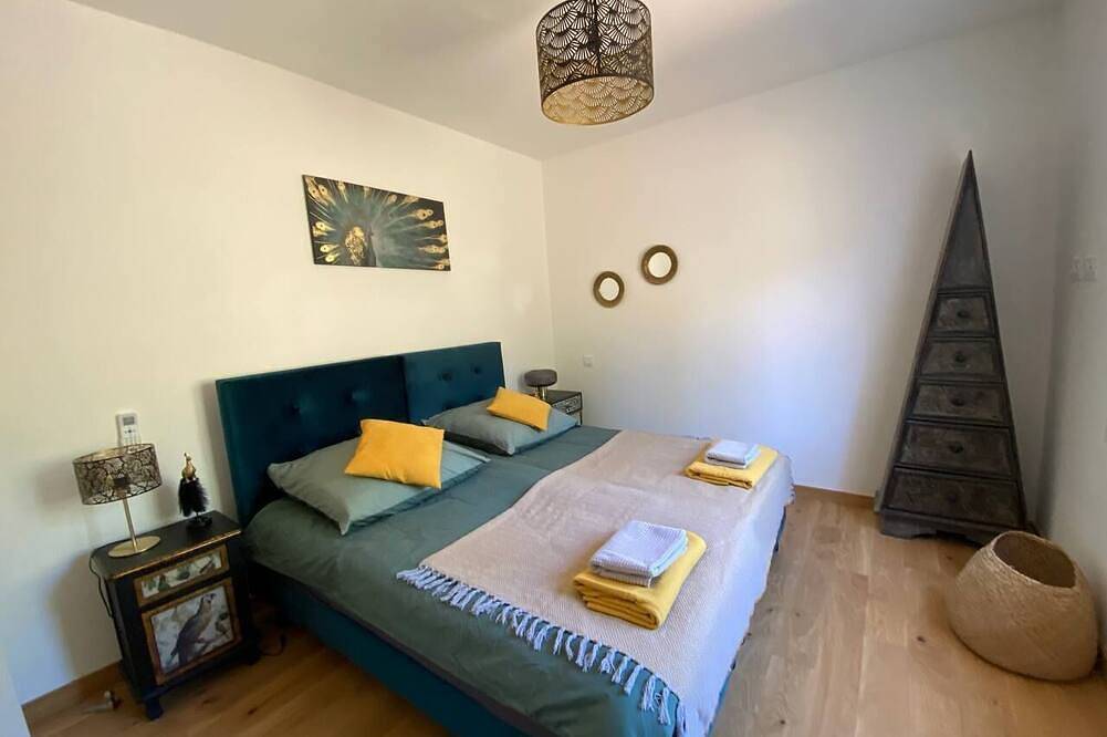 Villa mit zwei Wohnungen, für Familien und Freunde mit Pool und Panoramablick. in Moncale, Calvi und Umgebung