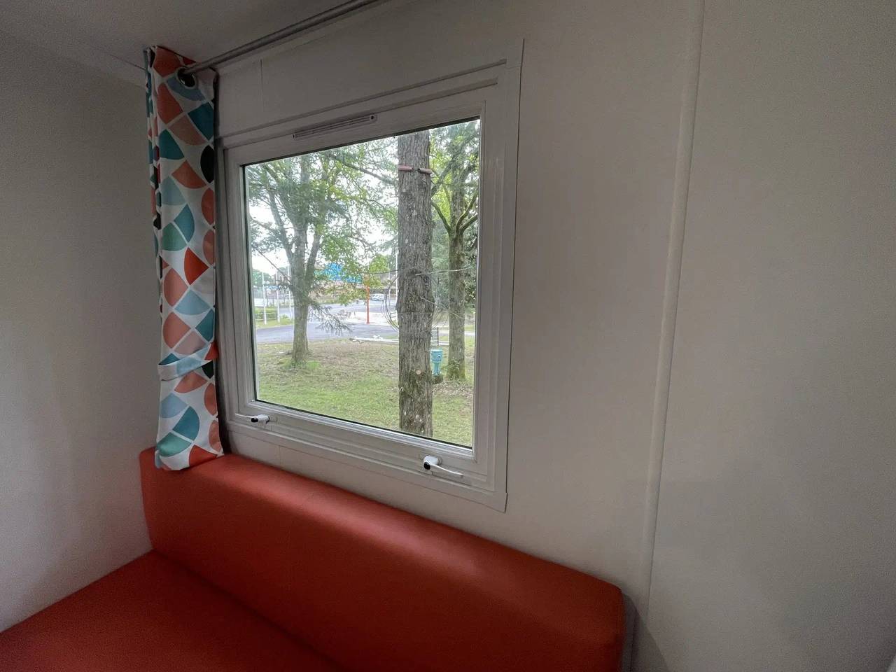 Camping 4 étoiles - Piscine in Sainte-Nathalène, Périgord Noir