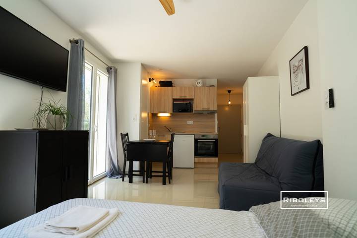 Gîte pour 4 personnes, avec terrasse et jardin, adapté aux familles à Vias - 3