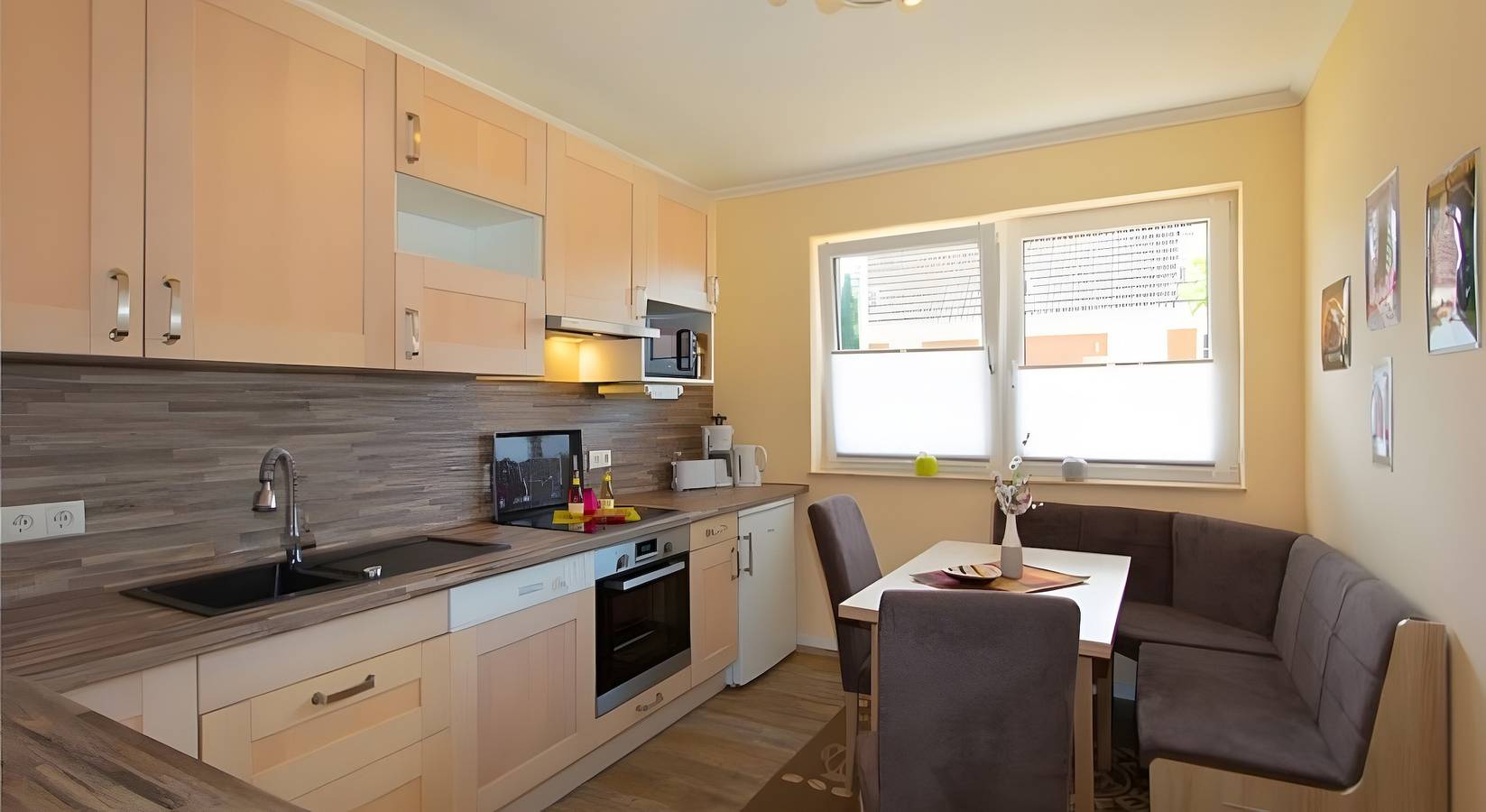 Ganze Wohnung, Großzügige Fewo mit Terrasse/ Stellplatz/ Wifi/ Insel-Lage/ ideal für Familien in Bergen auf Rügen, Bergen auf Rügen und Umgebung