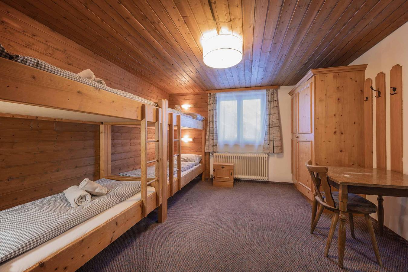 Ganze Ferienwohnung, Stockbettzimmer in Stubaier Alpen, Telfes im Stubai